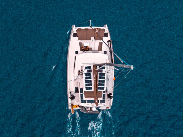 Hyra Katamaran  med eller utan skeppare Bali Donji Seget 