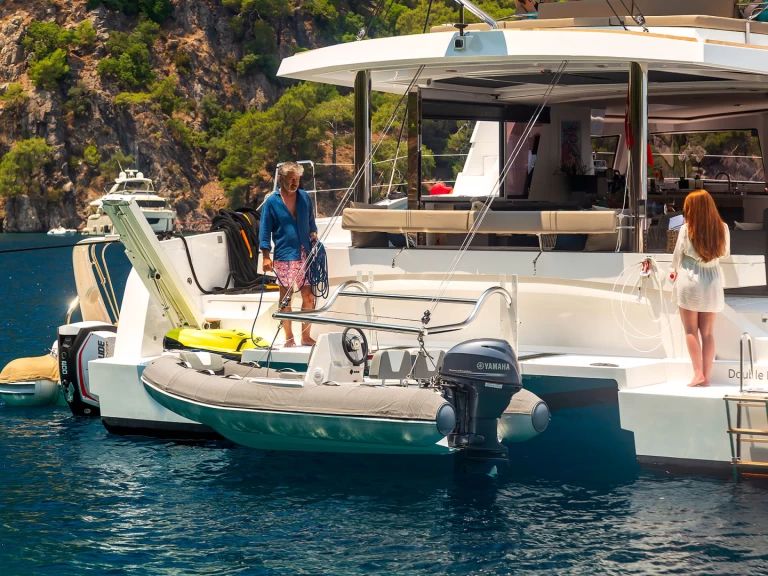 Katamaran  för uthyrning Donji Seget till det bästa priset 