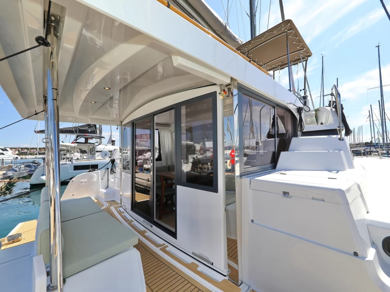 Uthyrning Katamaran  Bali med en båtlicens 