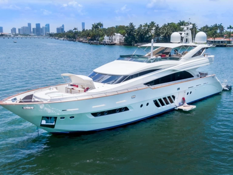 Hyra Lyx yacht med eller utan skeppare Dominator Miami Beach 