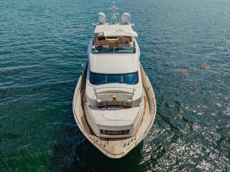 Dominator 100’ Dominator charter bareboat eller skeppad i Miami Beach