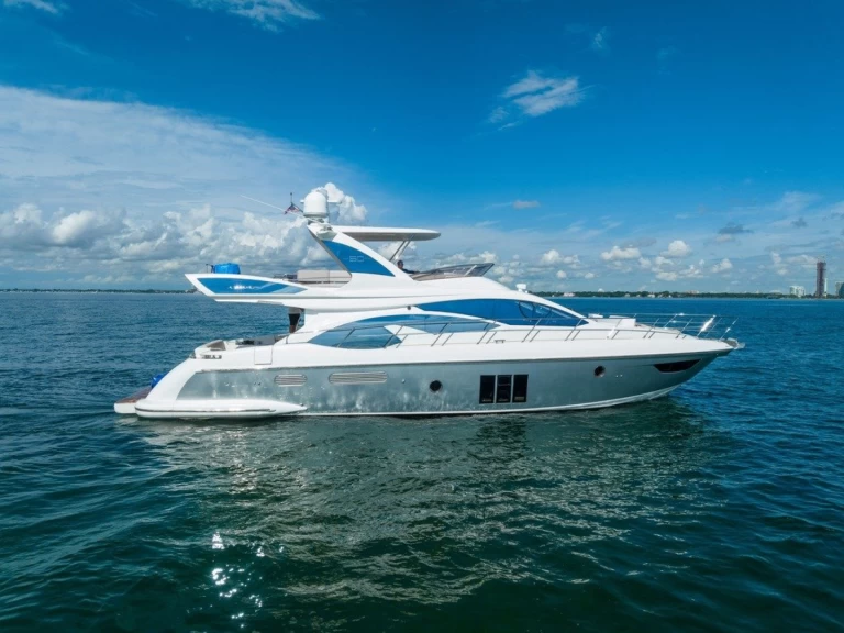 Azimut Azimut 60 Fly charter bareboat eller skeppad i Miami 