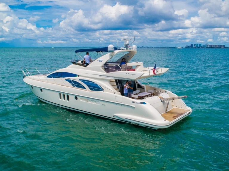 Hyr en Azimut Azimut 62 Fly Miami Beach 