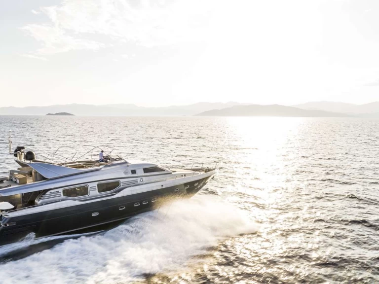 Yacht charter Aten billig ANDROMEDA