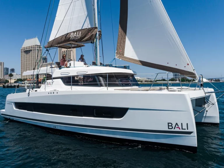 Yacht charter Harbor Island billig Bali 4.4