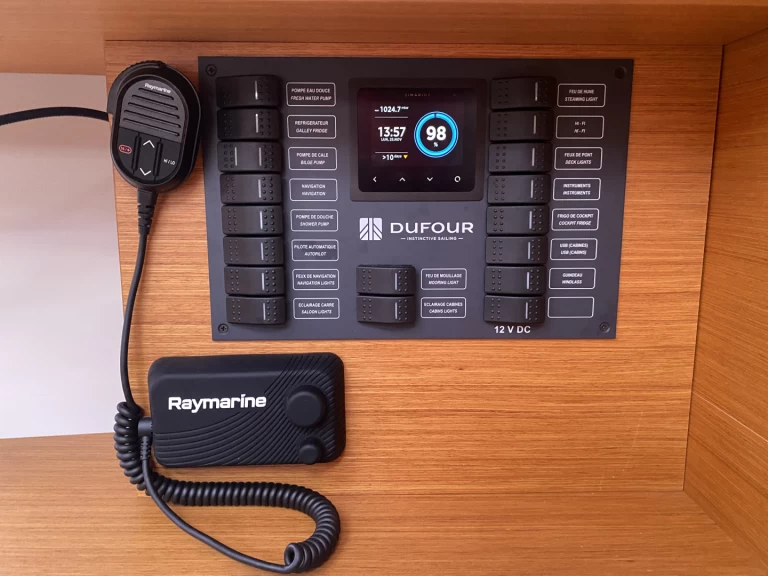 Uthyrning Segelbåt  Dufour med en båtlicens 