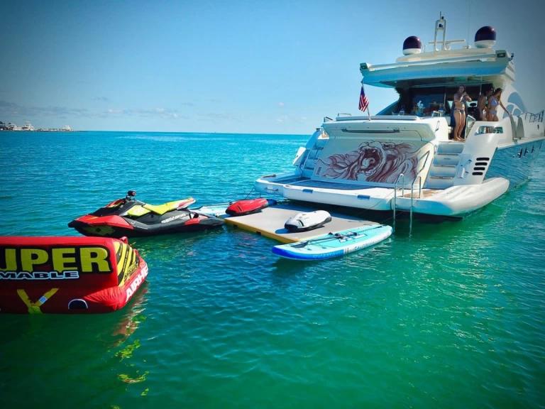 Yacht charter Miami Beach billig 86’ azimut S 2