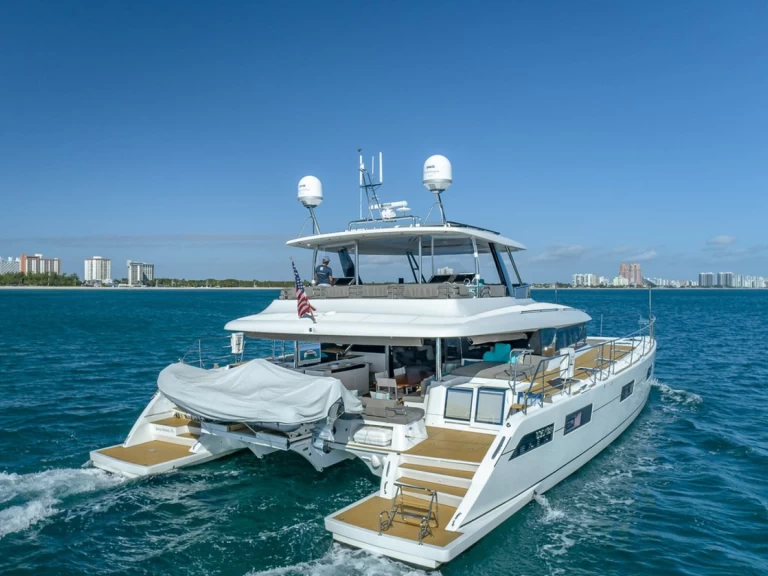 Lyx yacht för uthyrning Miami Beach till det bästa priset 