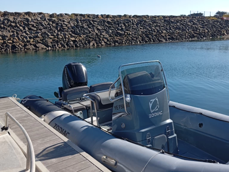 Hyr en Zodiac Pro 6.5 L'Île-d'Yeu 