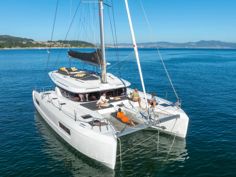 Båtuthyrning Lagoon Lagoon 43 i Procida på Samboat 