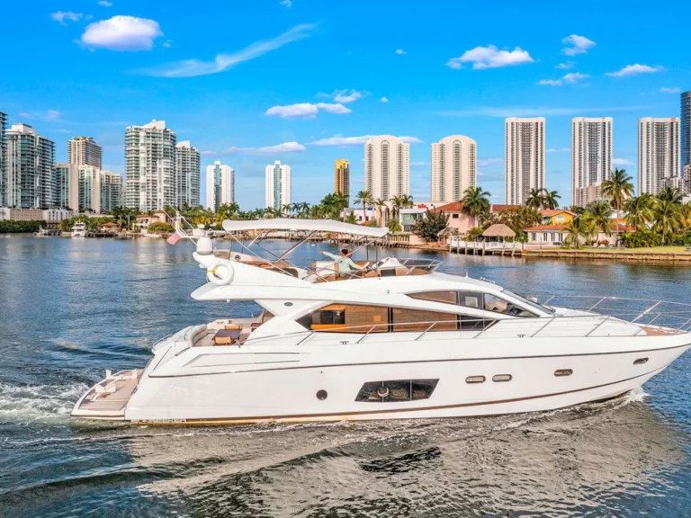 Yacht charter Miami Beach billig 70 