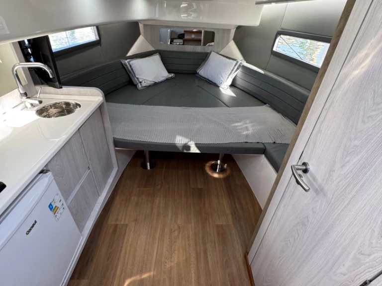 Uthyrning Lyx yacht Yamaha med en båtlicens 