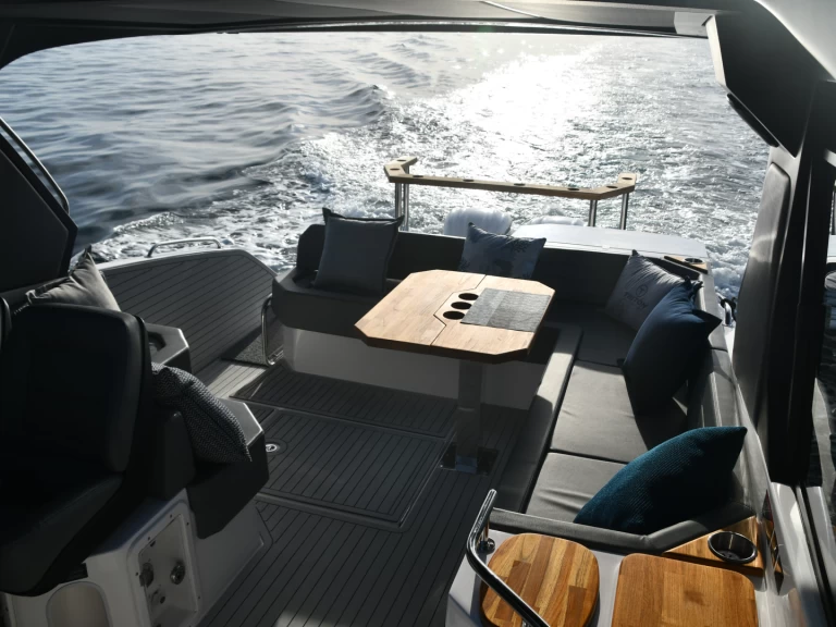 Lyx yacht för uthyrning Cabo San Lucas till det bästa priset 