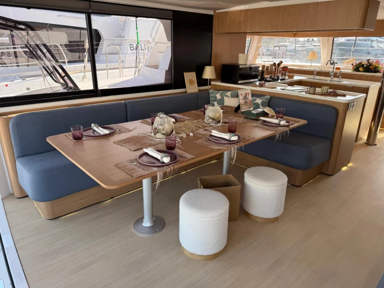 Bali Bali 5.2 6-cab charter bareboat eller skeppad i Furnari