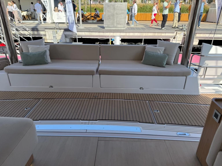 Yacht charter Olbia billig Bali 5.8-5 cabin