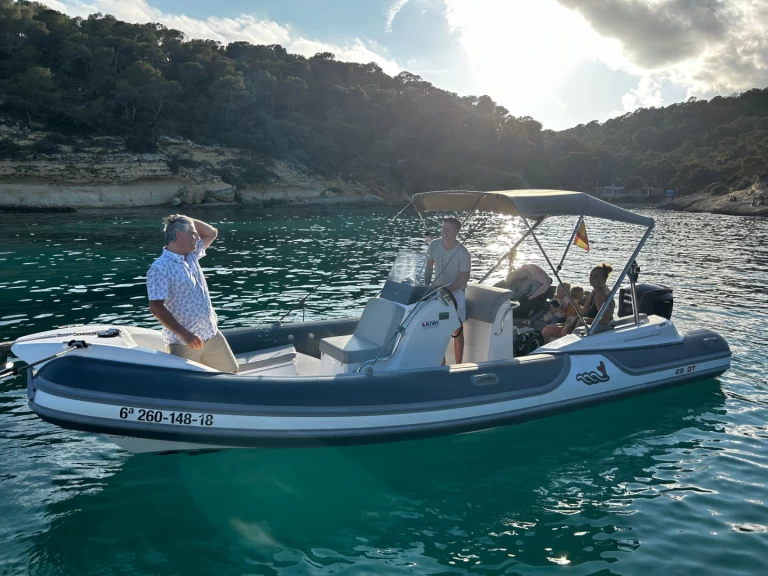 MV Marine GT25 charter bareboat eller skeppad i El Toro