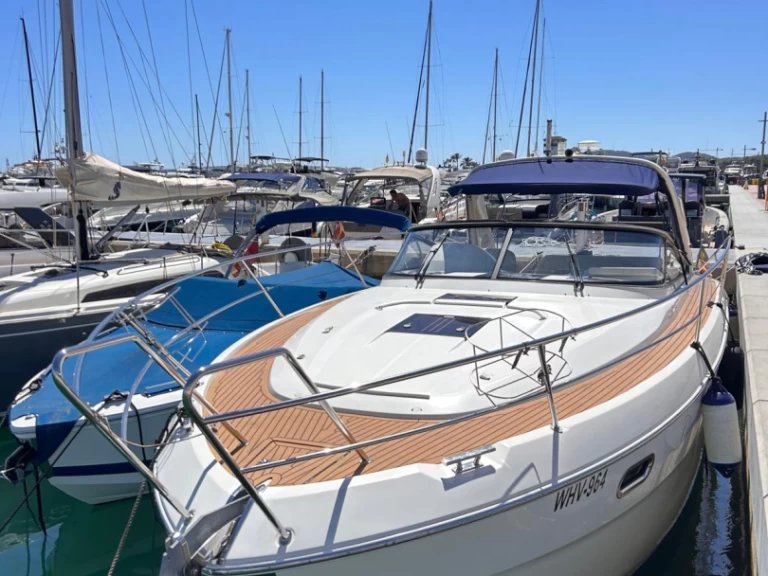 Hyra Motorbåt  med eller utan skeppare Bavaria Portals Nous 