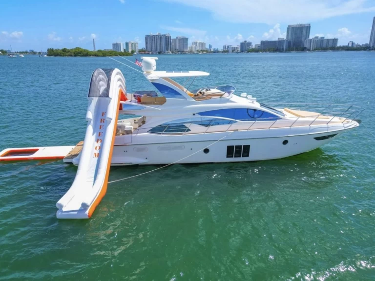 Uthyrning Lyx yacht Azimut med en båtlicens 