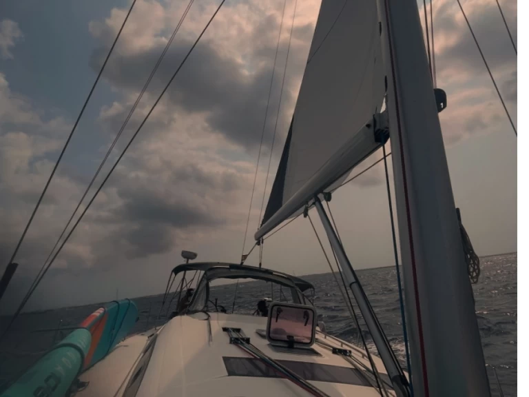 Båtuthyrning Bénéteau Oceanis 50 i Roda de Barà på Samboat 