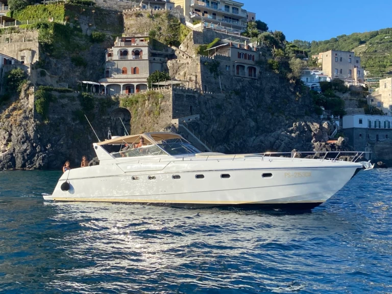 Båtuthyrning Ferretti Altura 50 i Salerno på Samboat 