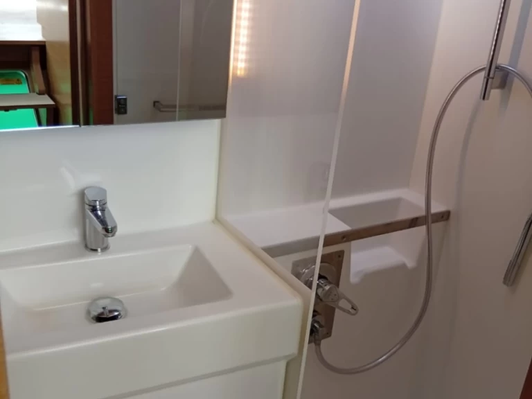 Excess Excess 11 charter bareboat eller skeppad i Gouvia