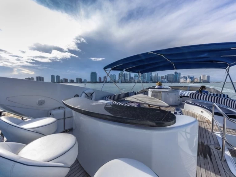 Hyr en Sunseeker Manhattan 80 Miami Beach 