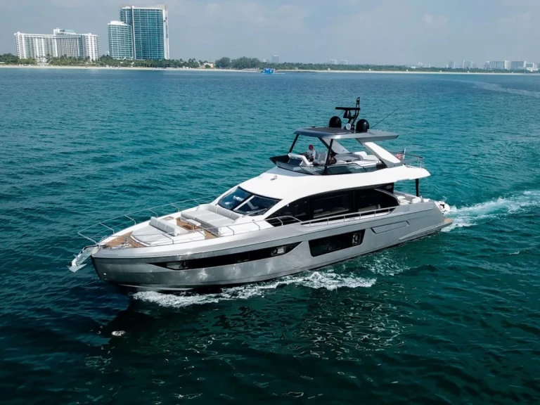 Uthyrning Lyx yacht i Miami  - Azimut Azimut 68 Fly