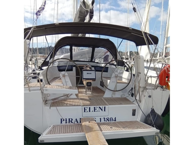 Hanse Hanse 418 charter bareboat eller skeppad i Gouvia