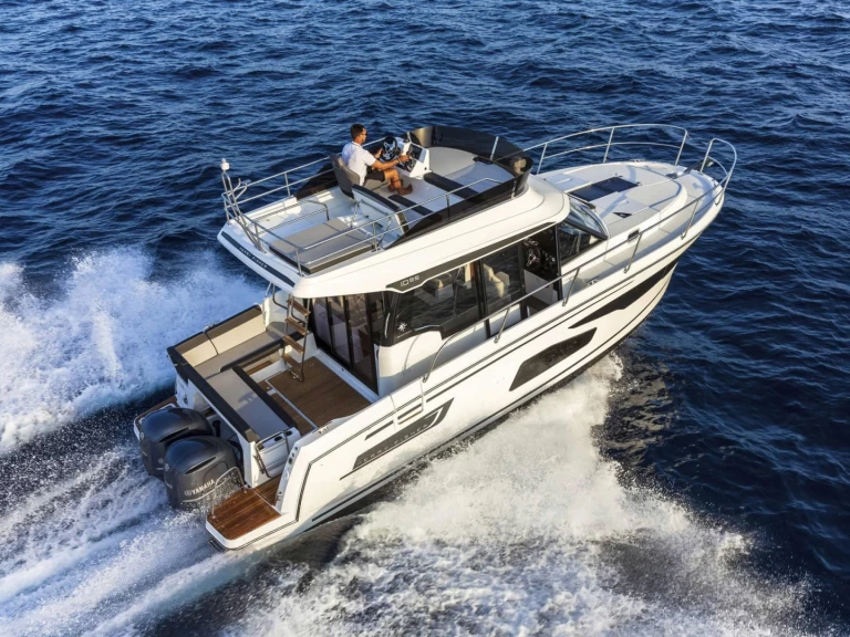 Hyra Motorbåt  med eller utan skeppare Jeanneau Phường Hiệp Bình Phước 