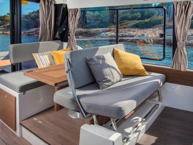 Motorbåt  för uthyrning Phường Hiệp Bình Phước till det bästa priset 