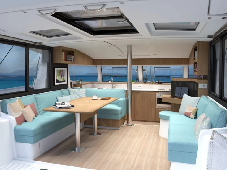 Yacht charter Pozzuoli billig Bali Catsmart