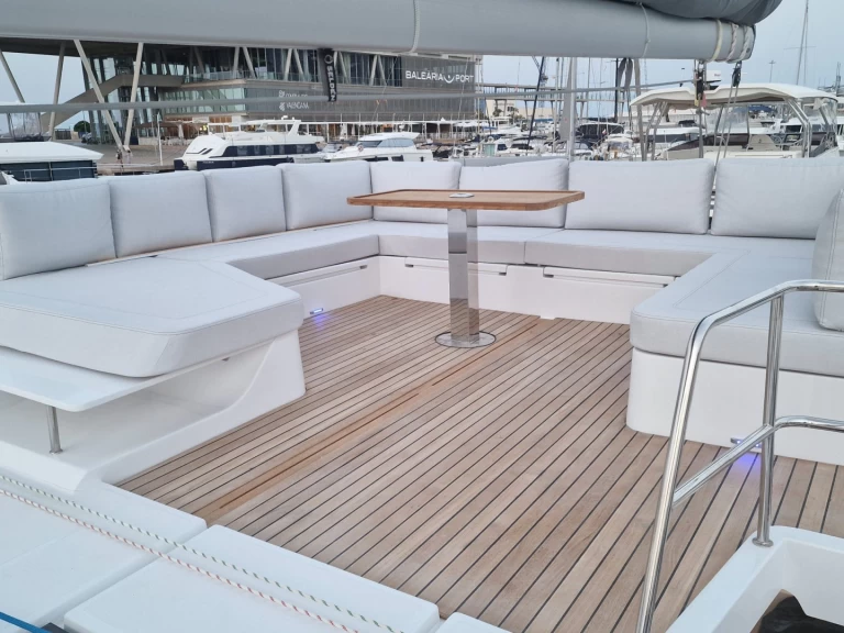 Hyra Katamaran  med eller utan skeppare Aventura Donji Seget 