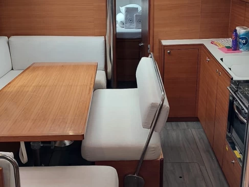 Hyr en Elan Impression 45.1 Trogir  