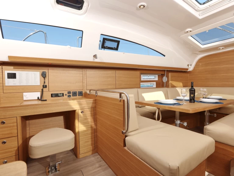 Hyra Segelbåt  med eller utan skeppare Elan Trogir  