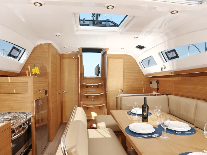 Elan Impression 45.1 charter bareboat eller skeppad i Trogir 