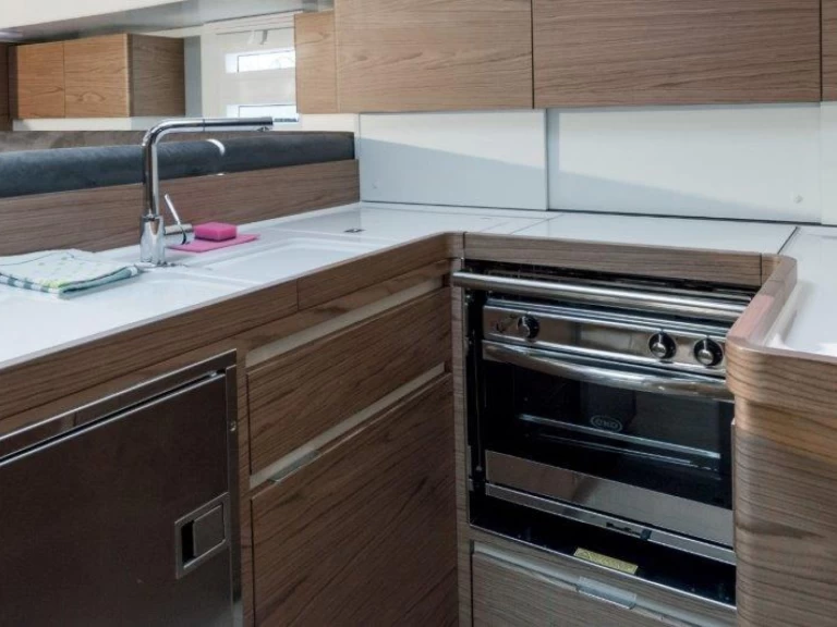 Hyr en Elan Impression 50 Donji Seget 