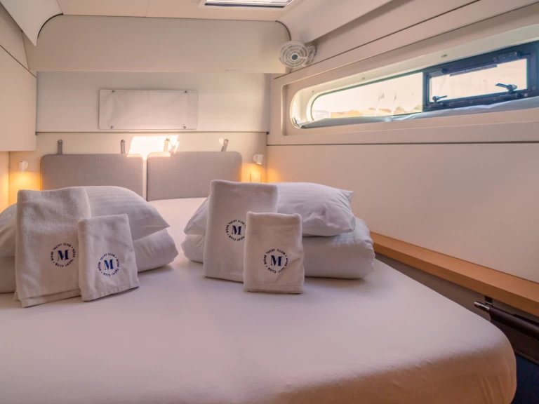 Katamaran  för uthyrning Donji Seget till det bästa priset 