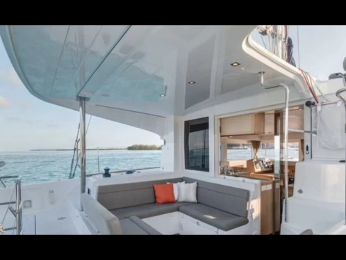 Lagoon Lagoon 39 charter bareboat eller skeppad i Sant Antoni de Portmany