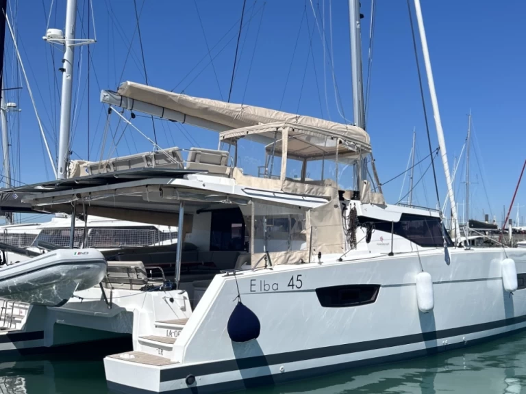 Båtuthyrning Fountaine Pajot Elba 45 i Le Marin på Samboat 