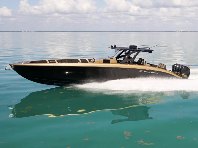 Uthyrning Lyx yacht Midnight Express med en båtlicens 