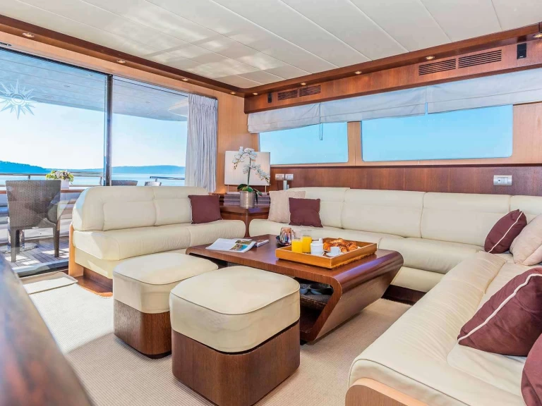 Maiora HOPE I charter bareboat eller skeppad i Kaštel Gomilica