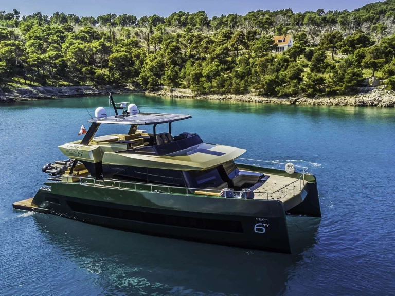 Lyx yacht för uthyrning Split  till det bästa priset 