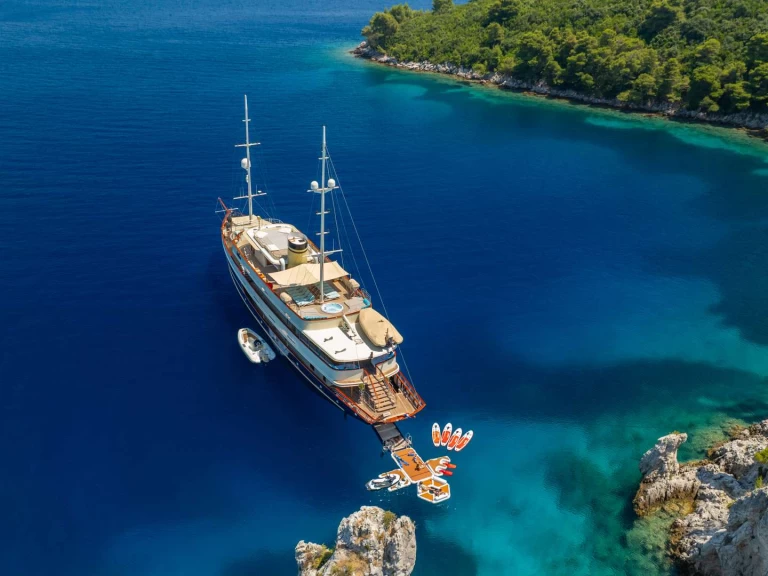 Lyx yacht för uthyrning Trogir  till det bästa priset 