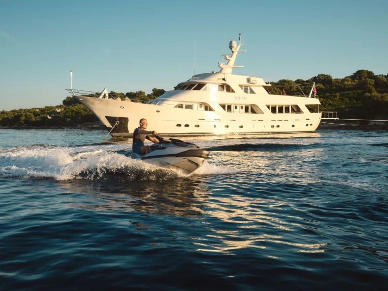 Uthyrning Lyx yacht Benetti med en båtlicens 