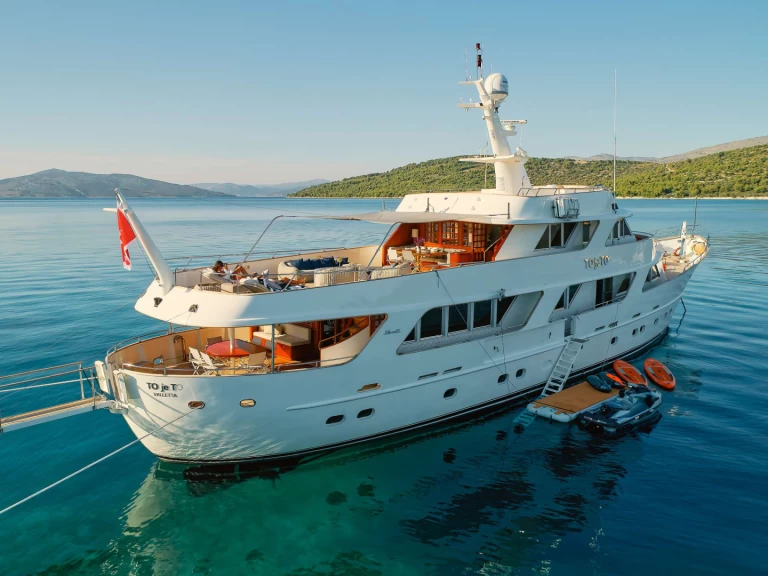 Benetti TO je TO charter bareboat eller skeppad i Trogir 