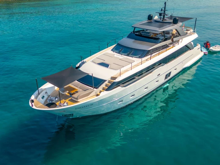 Uthyrning Lyx yacht San Lorenzo med en båtlicens 