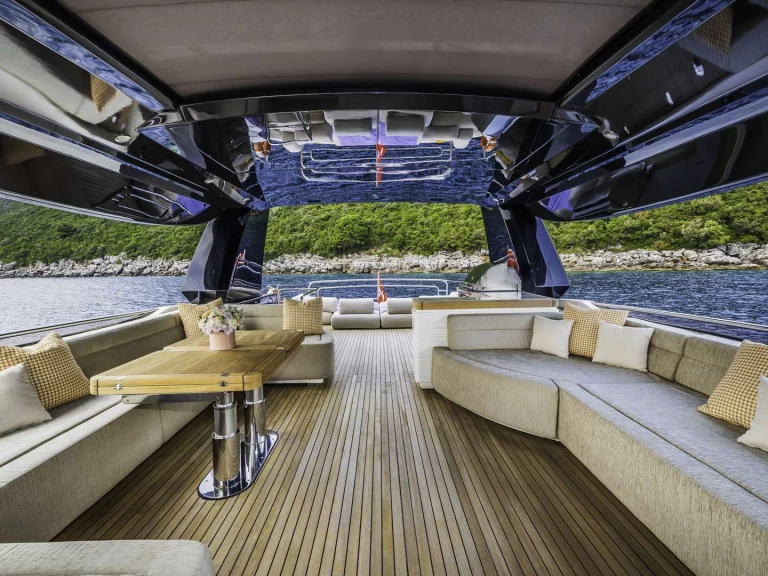 Hyra Lyx yacht med eller utan skeppare MonteCarloYachts Herceg Novi 