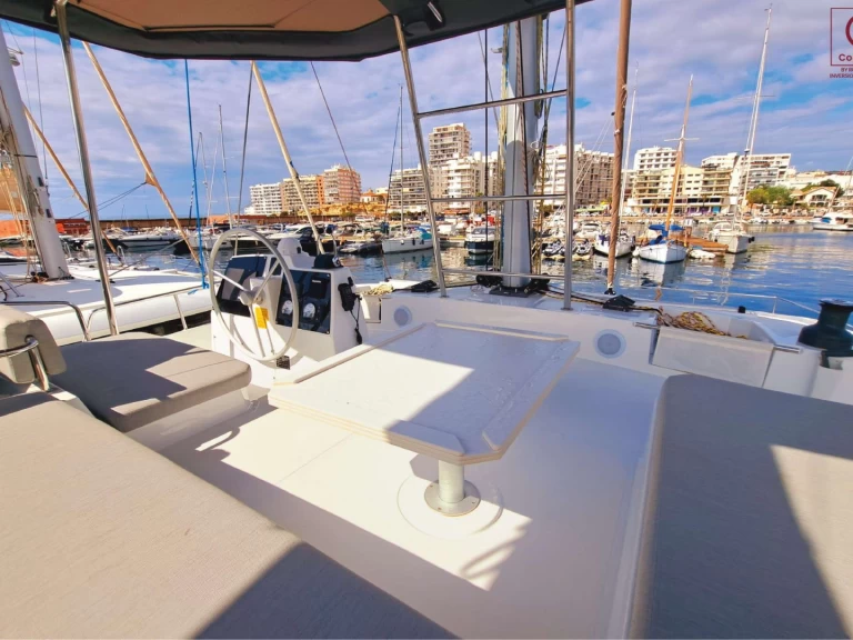 Bali LOBA DO MAR charter bareboat eller skeppad i Sant Antoni de Portmany