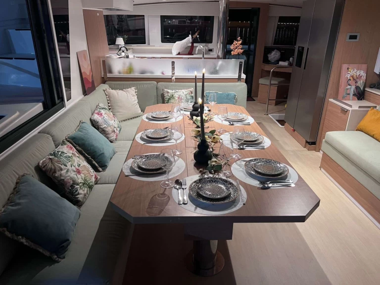 Bali LOBA DO MAR charter bareboat eller skeppad i Sankt Martin