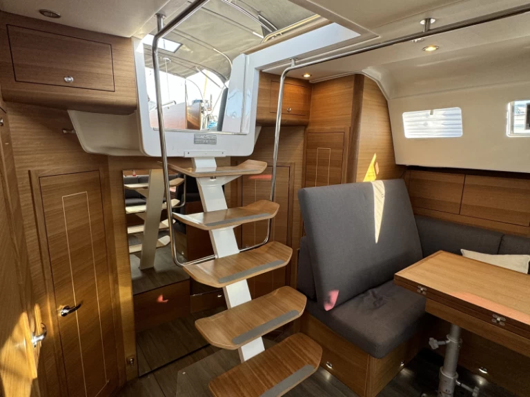 Uthyrning Segelbåt  Elan med en båtlicens 